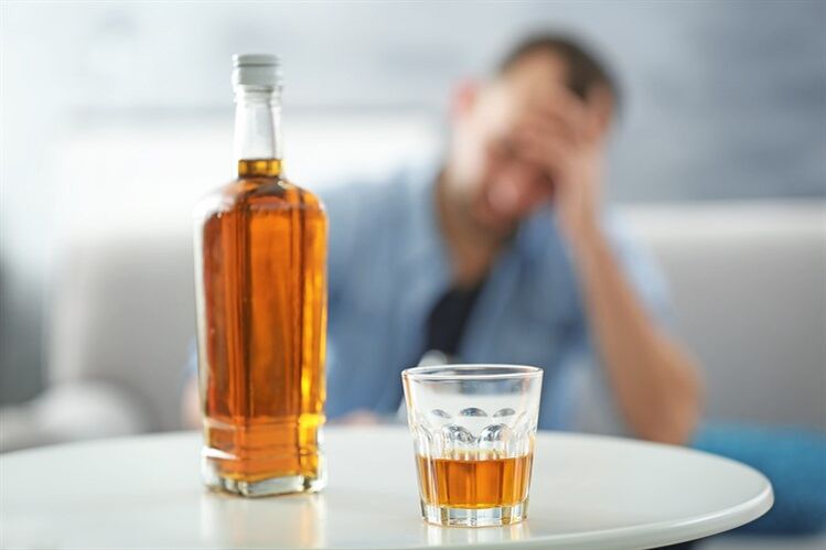 Drinking alcohol can negatively affect men's erectile function