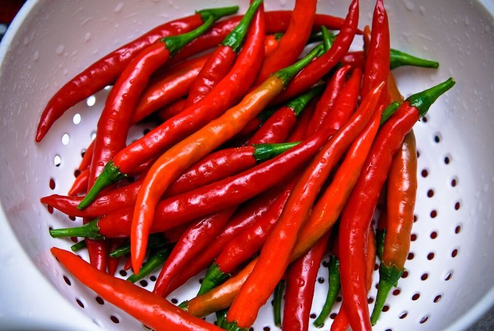 Chili peppers should be added to dishes in small amounts and freshly.